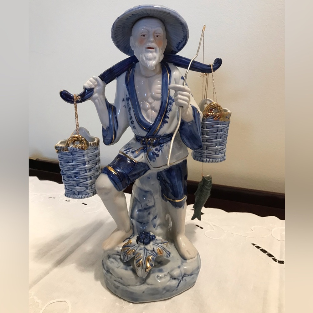 Vintage Porcelain Chinese Fisherman